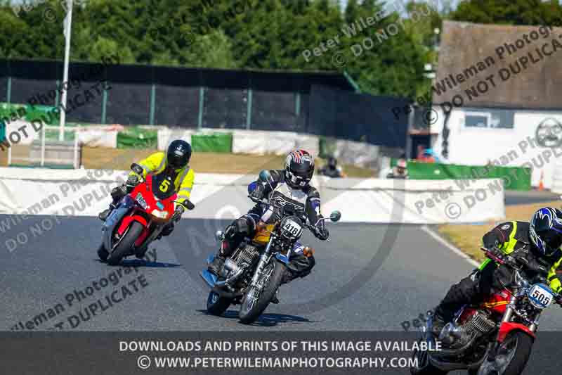 Vintage motorcycle club;eventdigitalimages;mallory park;mallory park trackday photographs;no limits trackdays;peter wileman photography;trackday digital images;trackday photos;vmcc festival 1000 bikes photographs